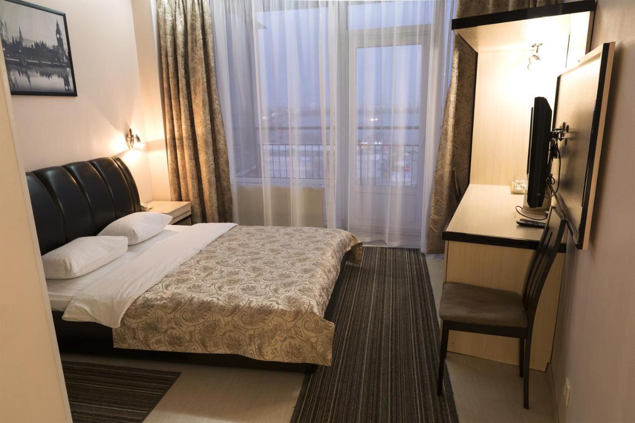 Staybridge Mini-Hotel In Most City Panoramic River View Dnipro Exteriör bild