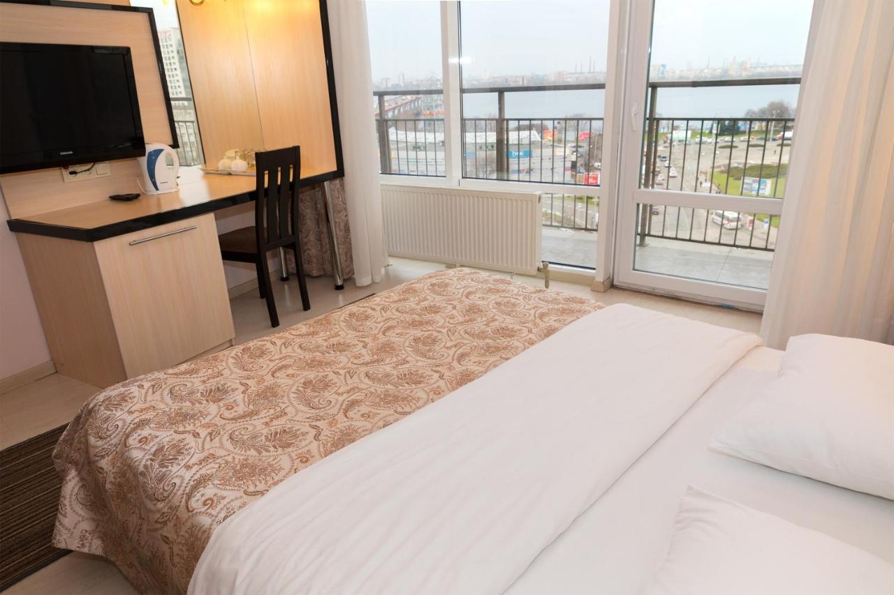 Staybridge Mini-Hotel In Most City Panoramic River View Dnipro Exteriör bild