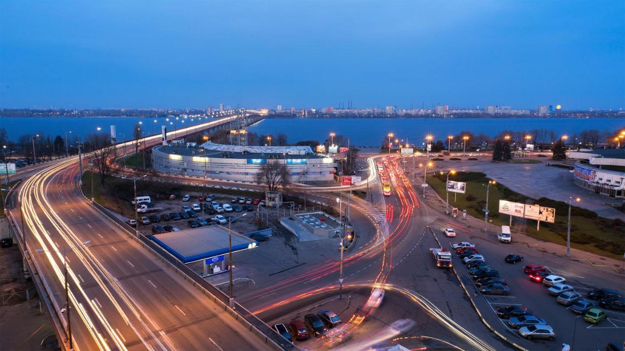 Staybridge Mini-Hotel In Most City Panoramic River View Dnipro Exteriör bild